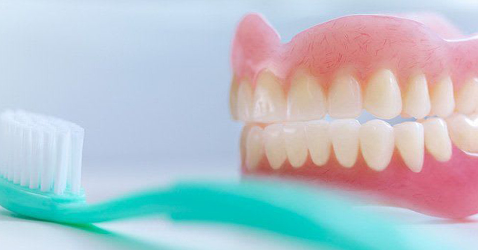 зубные протезы - ежедневный уход